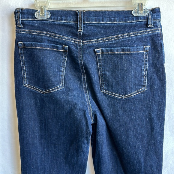 Gloria Vanderbilt shortened Amanda dark wash jeans, size 12 - Picture 4 of 9